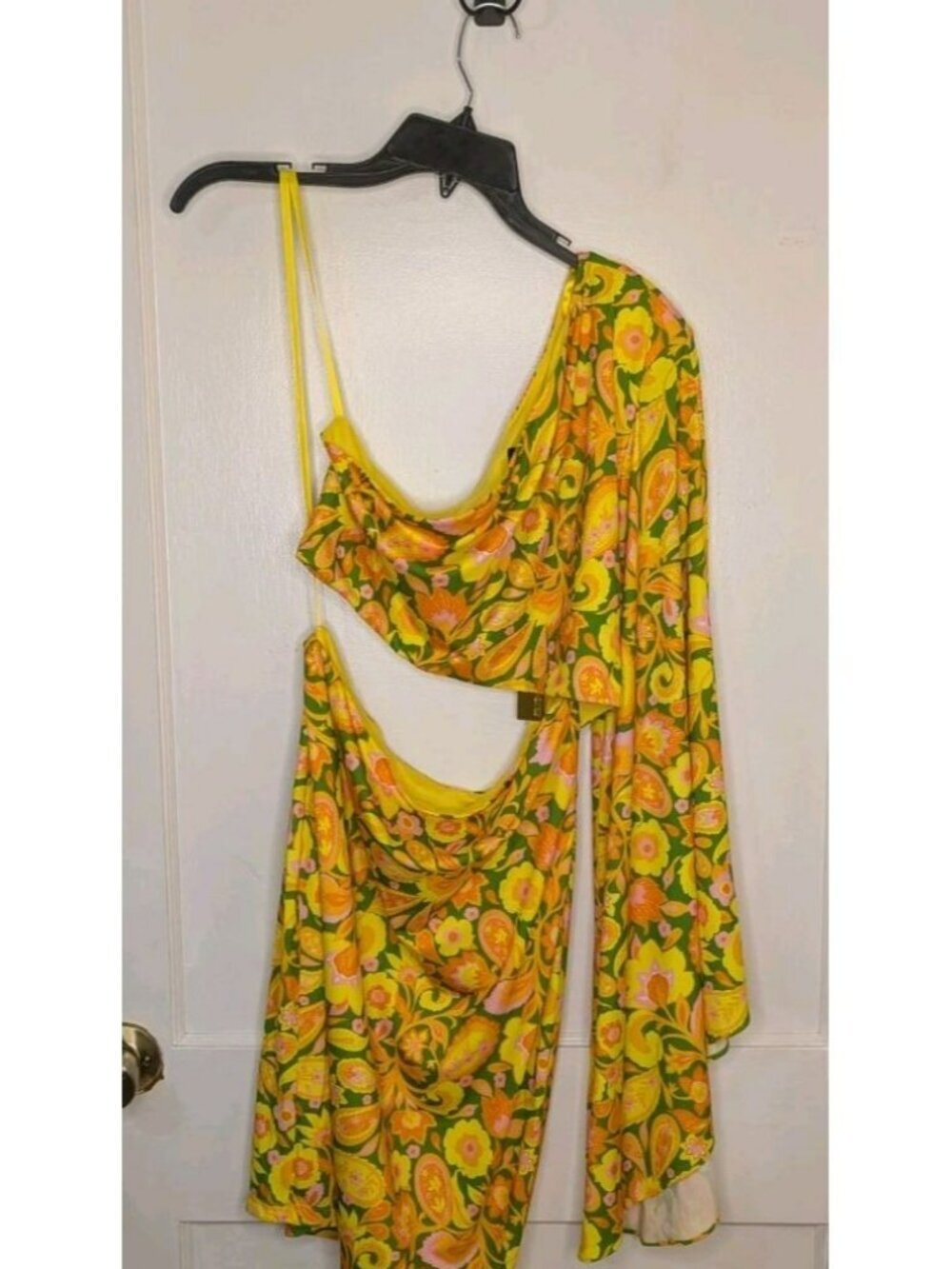 NWT Size Large Alexia Admor Reese One Shoulder Cut Out Mini Dress Bright Yellow